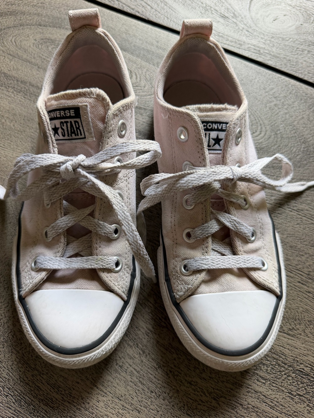 Converse Kids Low-Top Canvas Sneakers in Light Beige